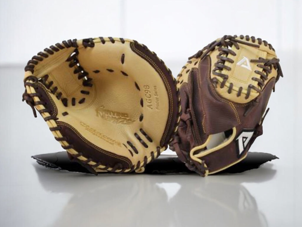 Baseball Scouter Site Ranks Akadema's Youth Catchers Mitt in the Top 6